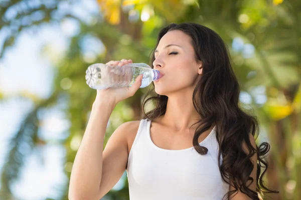 Зачем пить воду после массажа